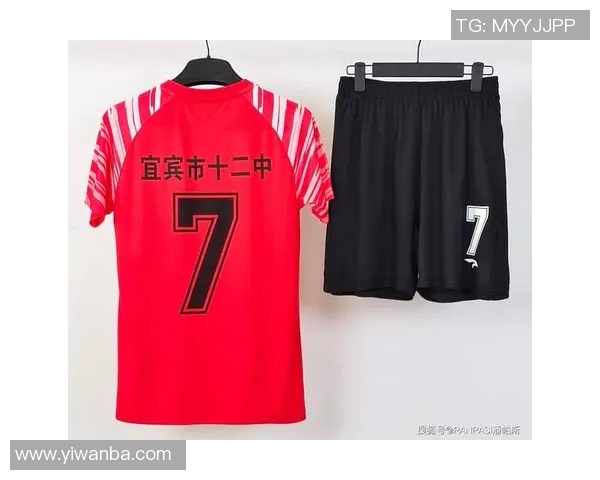 足球明星专属服饰揭秘让你感受赛场风采与时尚魅力